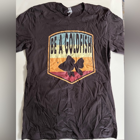 Ted Lasso Be A Goldfish t-shirt - Picture 1 of 4